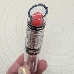 Wet n Wild Fergie Collection Centerstage Lipstick Turnt up -Coral NIB